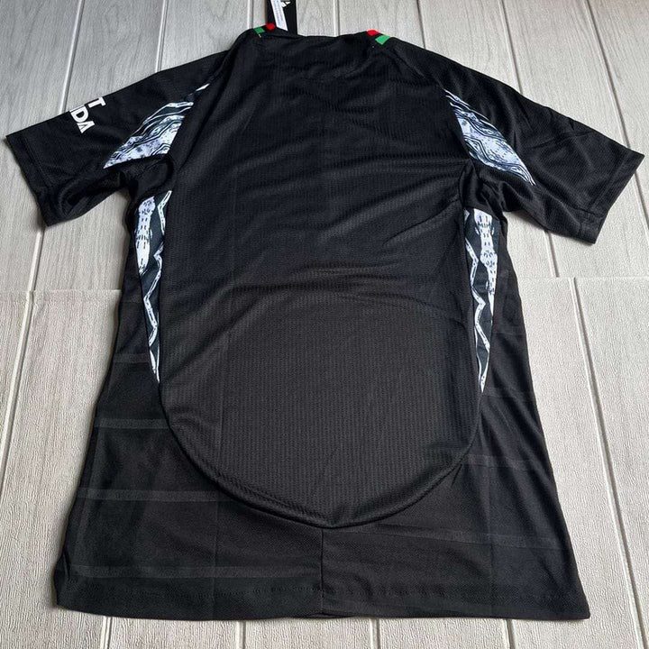 Black Striker Store fan version Arsenal jersey with unique design and comfortable fit