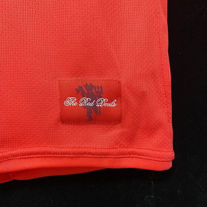 Manchester United 2007-08 Champions League jersey featuring the Red Devil emblem