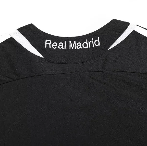 Back view of the Retro Real Madrid 2006-07 jersey showing the embroidered Real Madrid logo